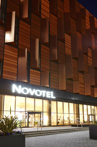 Novotel London Wembley - Tap to explore photos
