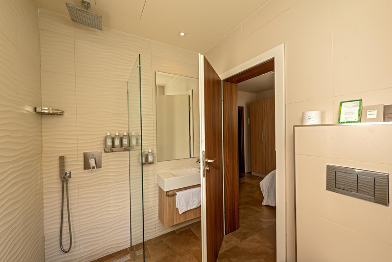 Bathroom 5, Ddream Hotel, St Julian's