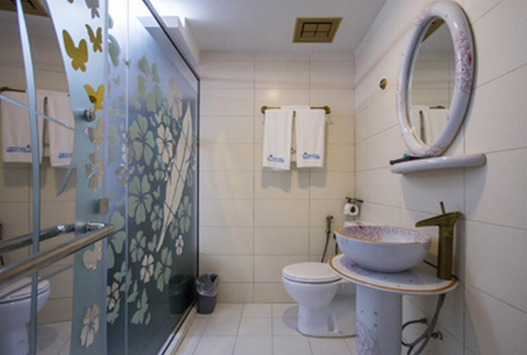 Bathroom 4, S Hotel Seberang Jaya, Seberang Perai Tengah