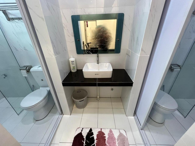 Bathroom 5, One Point Inn King Centre, Kuching