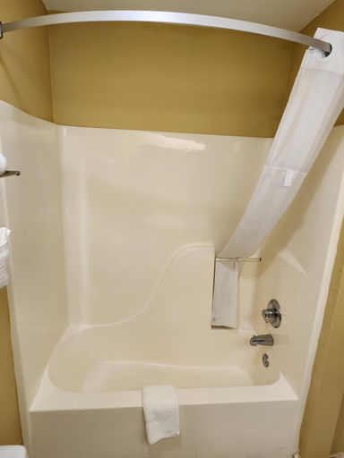 Bathroom 4, Super 8 by Wyndham Pine Bluff, Jefferson