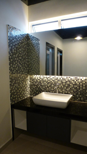 Bathroom 5, Uptown @ Subang Airport, Shah Alam