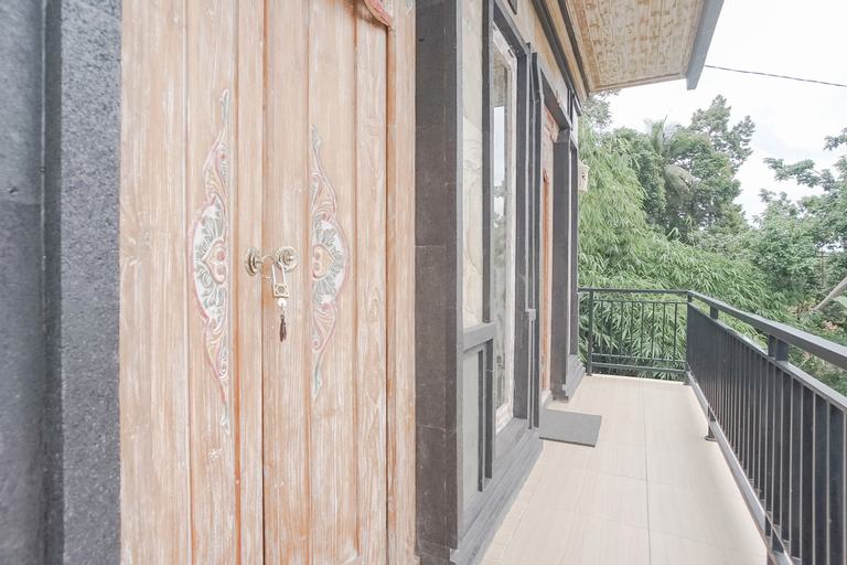 Exterior & Views 7