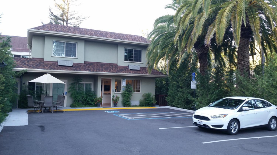 Others 5, Marin Lodge, Marin