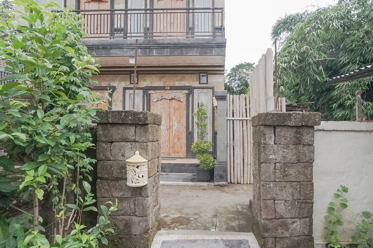 Exterior & Views 24