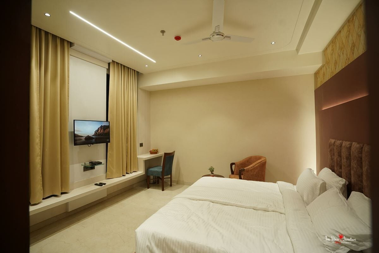 Bedroom 3, Blue Diamonds Inn, Gautam Buddha Nagar