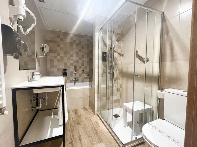 Bathroom 4, Hotel Venta Magullo, Segovia