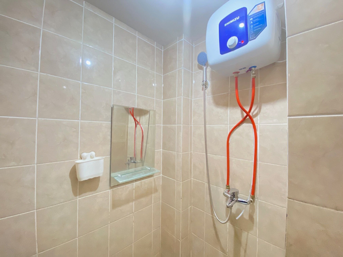 Bathroom 3, Cozy 2Br At Pinewood Apartment, Sumedang
