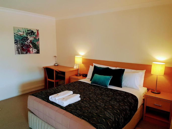Bedroom 3, Rockhampton Palms Motor Inn, Rockhampton