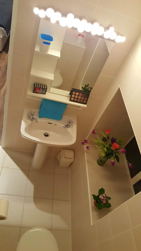 Bathroom 2, Ridge-Rock Accommodation