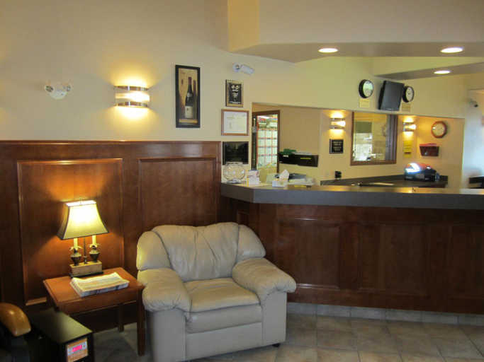 Public Area 2, Super 8 by Wyndham Fort St. John BC, Peace River