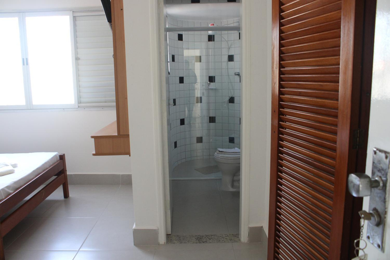 Bathroom 2, Satelite - Itanhaem, Itanhaém