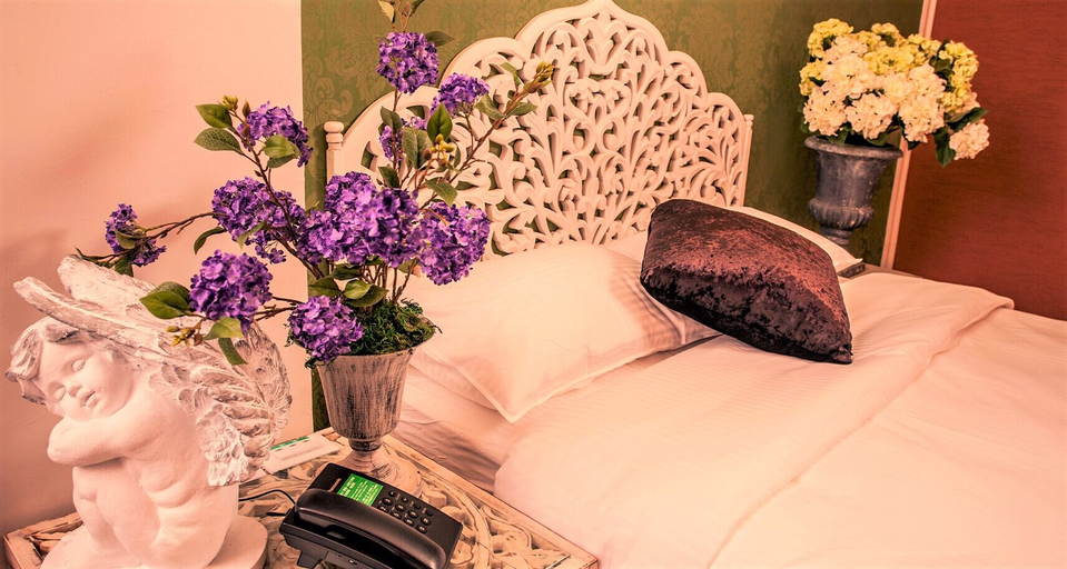 Bedroom 3, Anna King Hotel, Chiayi City