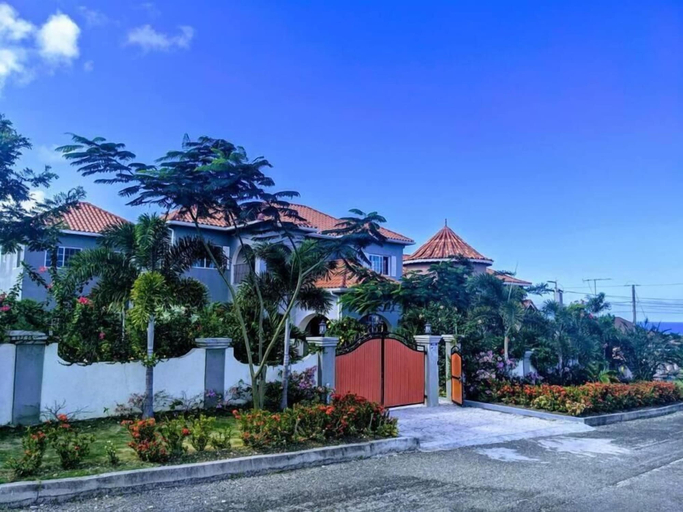 Exterior & Views, El Plantation Village