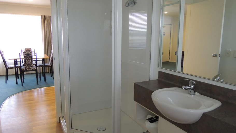 Bathroom 3, Central Motor Lodge, Matamata-Piako