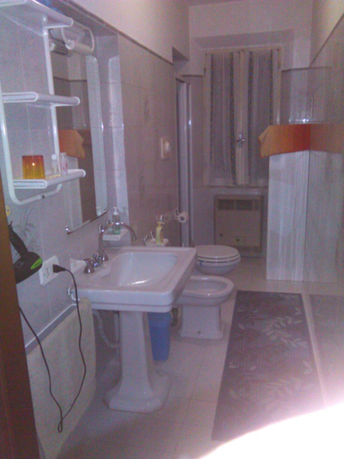 Bathroom 5, B&B Reboglio, Reggio Nell'Emilia