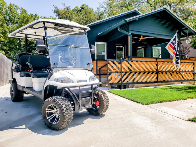 Best Location in Downtown NB Golf Cart Included!, Comal