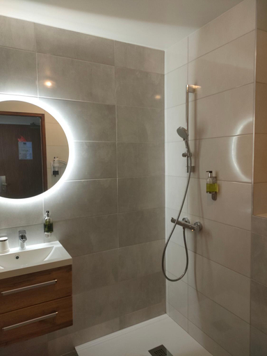Bathroom 3, Hotel Lou Granva, Jura