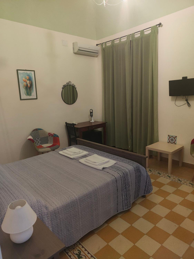 Bedroom 2, B&B Palazzo Corvino, Palermo