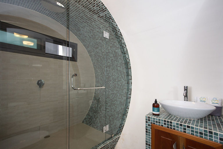 Bathroom 4, Saranda Boutique Hotel, Talamanca