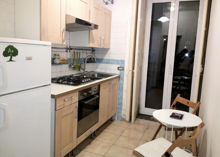 Others 4, B&B Amedeo, Napoli