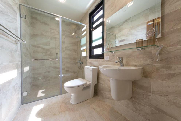 Bathroom 3, First Quality Bed and Breakfast, Taitung