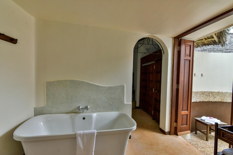 Bathroom 5, Kena Beach Hotel, Kaskazini 'A'