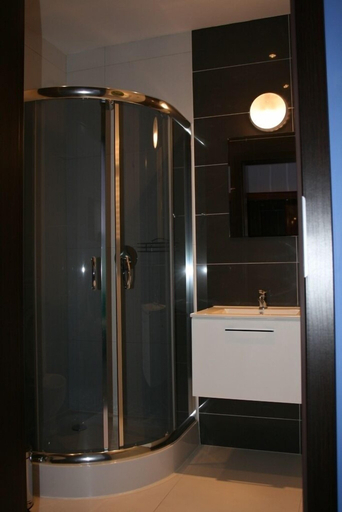 Bathroom 4, Hotel Opera, Tarnowskie