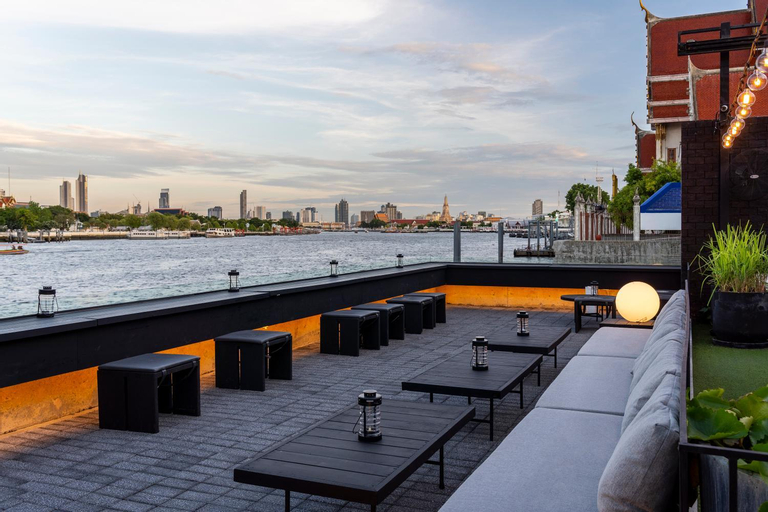 Exterior & Views 28