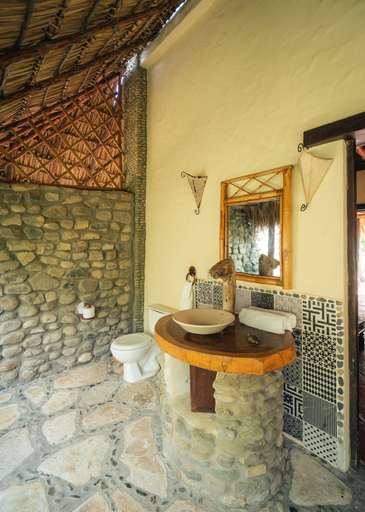 Bathroom 5, Hotel Punta Teonoste Boutique Beachfront Resort, Tola