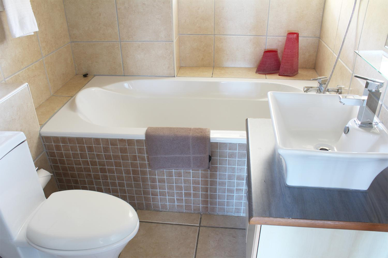 Bathroom 4, Oceans Hotel, Eden