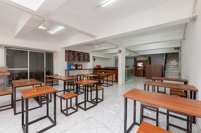 Food & Drinks 3, Urbanview Hotel Kota Tua Jakarta, West Jakarta