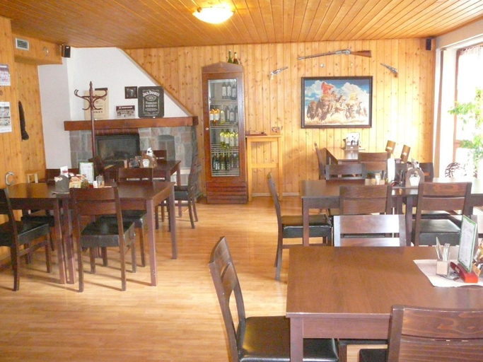 Food & Drinks 2, Ubytovani nad Bisonem, Chrudim