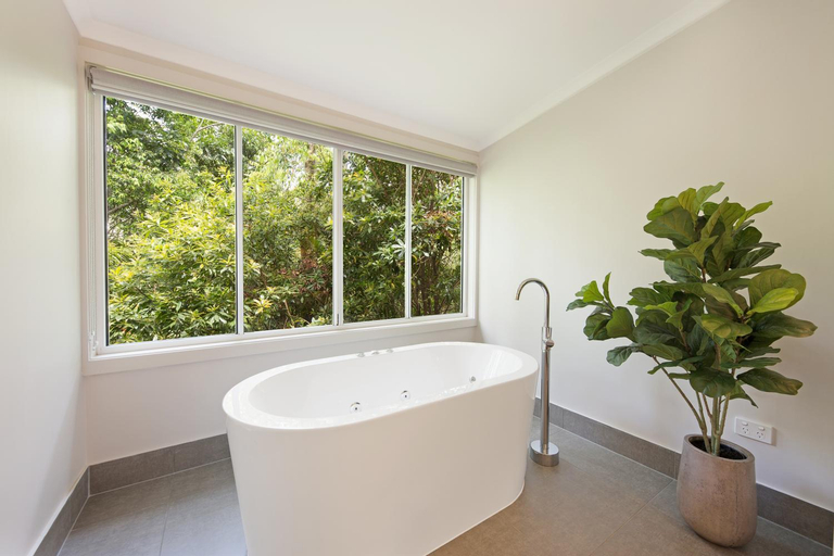 Bathroom 10