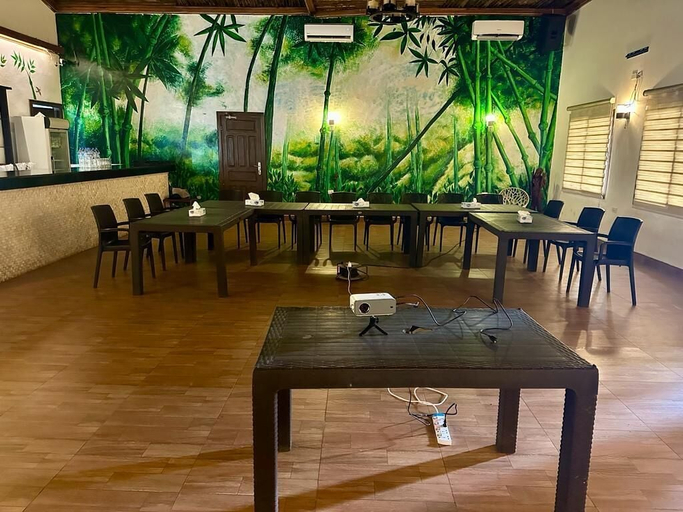 Food & Drinks 5, Bamboo Beach Resort, Greater Monrovia