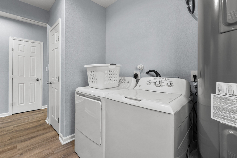 Bathroom, Inviting 4br/2.5ba Downtown Home With Ample Space!, Bexar