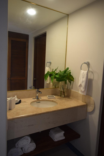 Bathroom 3, Reef Yucatan All Inclusive & Convention Center, Telchac Puerto