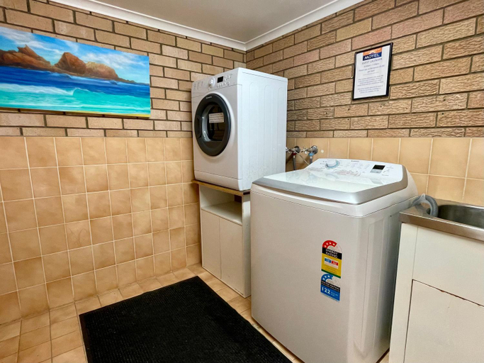 Bathroom 4, Ocean View Motor Inn, Bega Valley