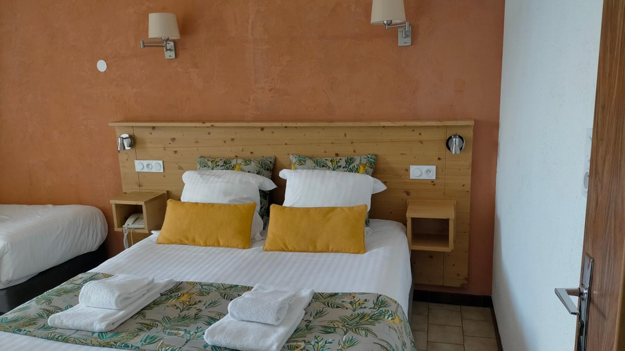 Bedroom, Hotel Lou Granva, Jura