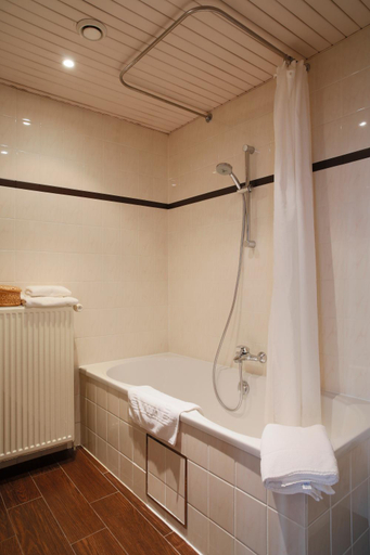 Bathroom 2, Hotel Grupello, Oost-Vlaanderen