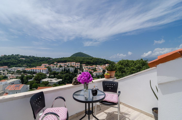 Others 3, Apartment Emma - Two Bedroom Apartment with Balcony and Sea View, Dubrovnik