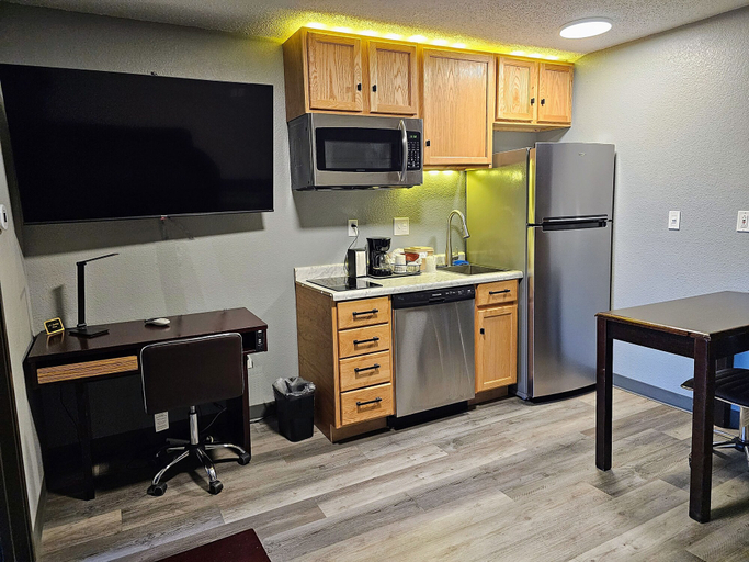 Others 5, Super 8 by Wyndham Cloverdale IN, Putnam
