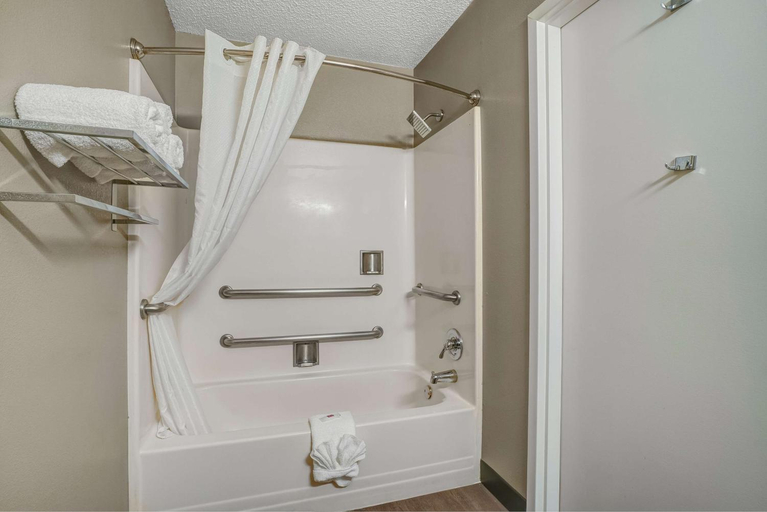 Bathroom 4, Studio 6 Atlanta, Ga - Chamblee, DeKalb