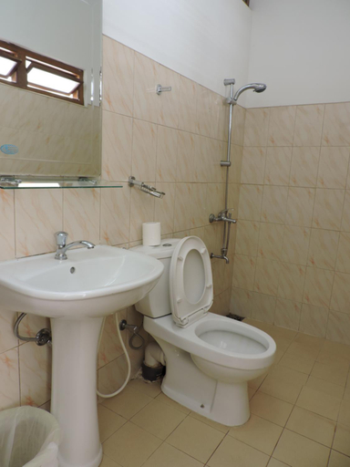 Bathroom 3, Hotel Mango Garden, K.F.G. & G. Korale