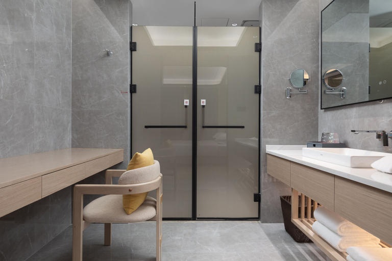 Bathroom 5, Ramada by Wyndham Honghe Kaiyuan, Honghe Hani and Yi