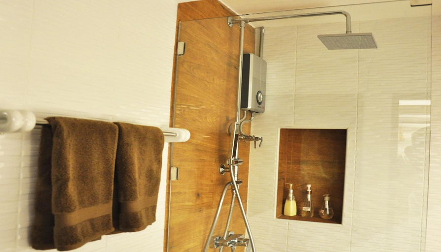 Bathroom 5, Family House Zen Boutique Resort, Pai