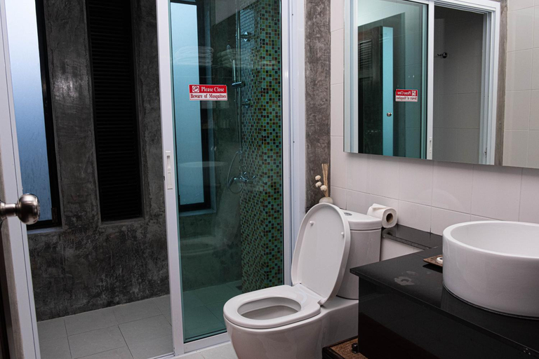 Bathroom 5, Victoria Cliff Hotel And Resort, Kawthoung