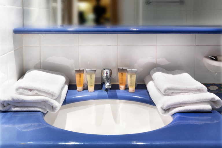 Bathroom 5, SOWELL Family Port Grimaud, Var