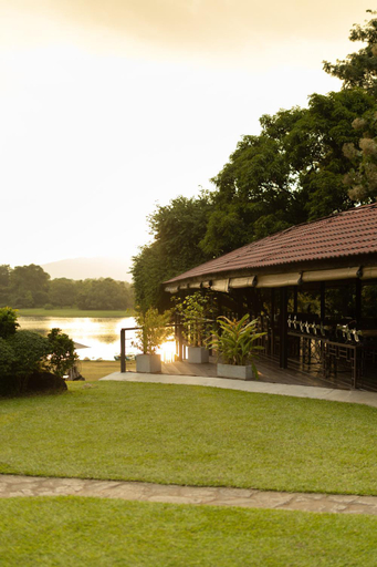Food & Drinks 5, Mapakada Village, Mahiyanganaya