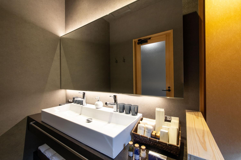 Bathroom 3, NIHON IRO, Shizuoka